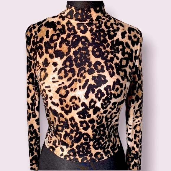 Super Soft Cheetah Print Turtle Neck - Picture 2 of 13